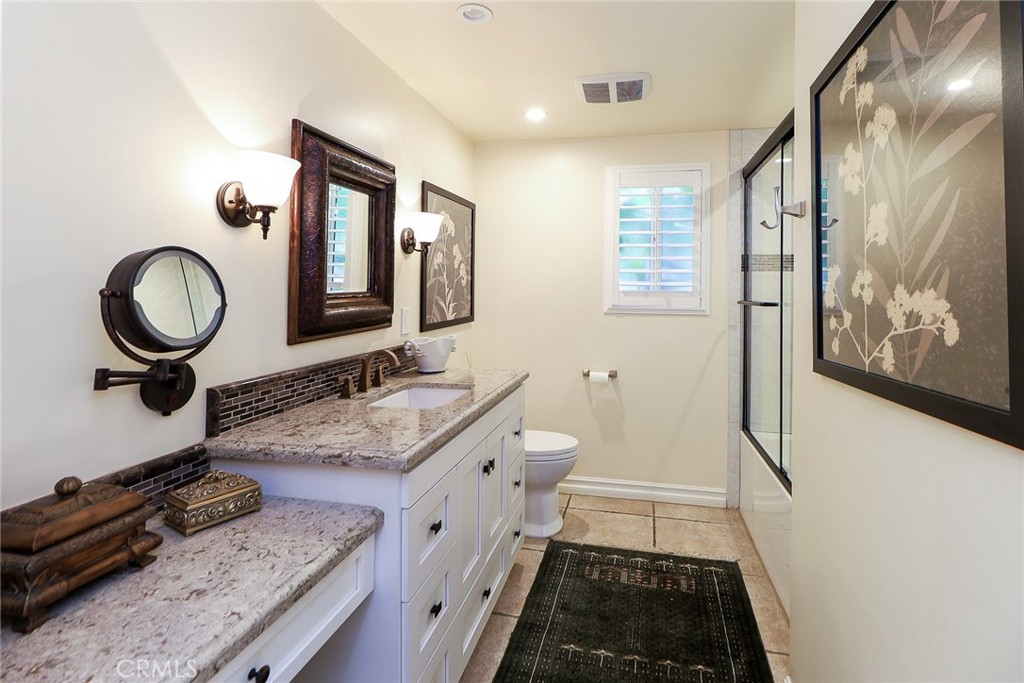 1424 N San Dimas Avenue