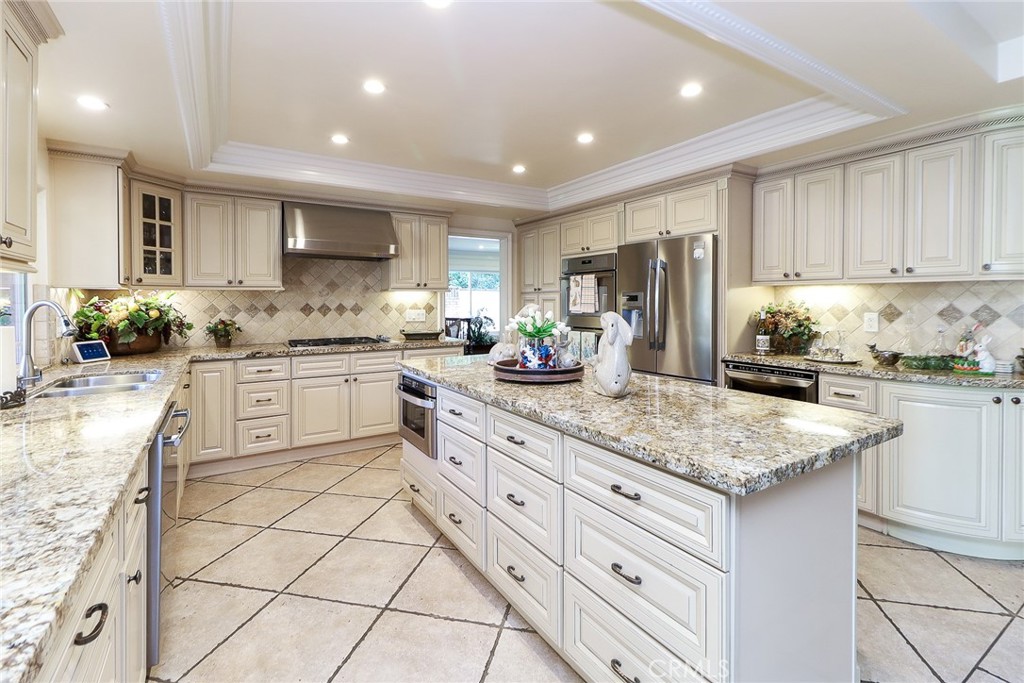 1424 N San Dimas Avenue