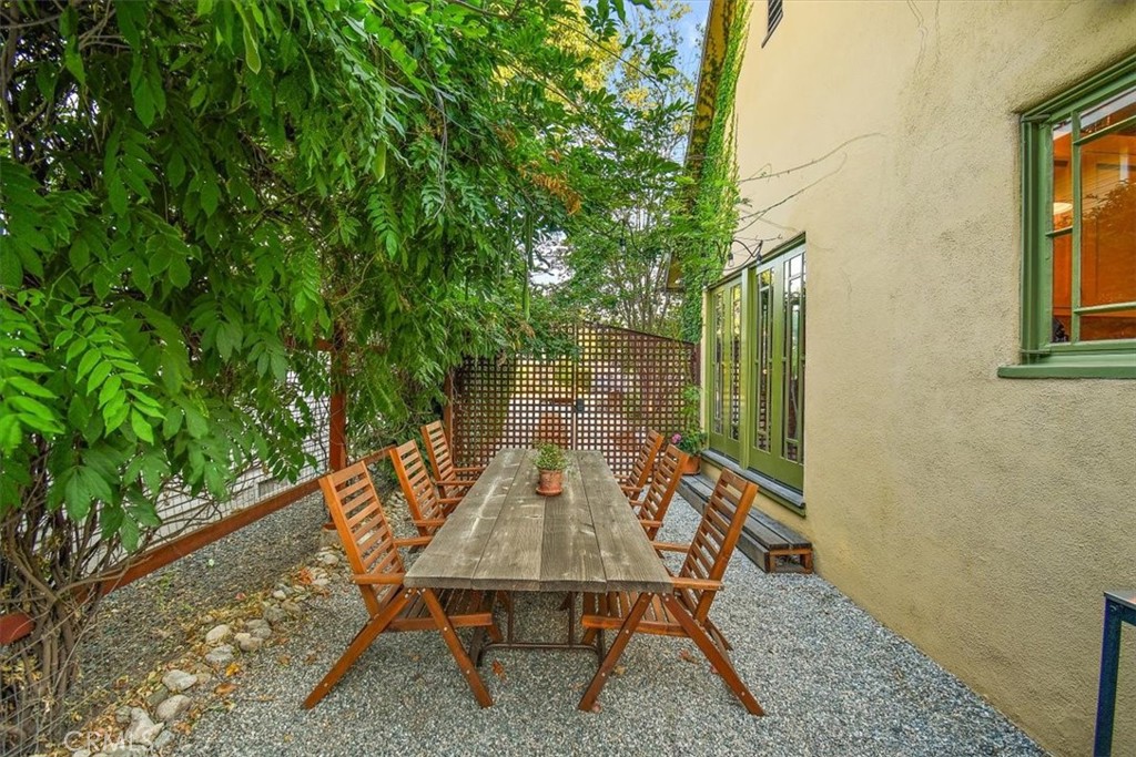 433 Harrison Avenue