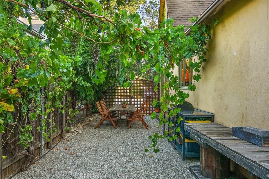 433 Harrison Avenue