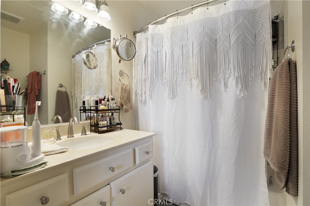 1814 Huntington Drive 4