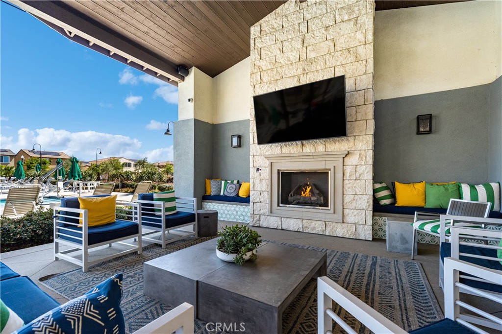 4042 S Cloverdale Way