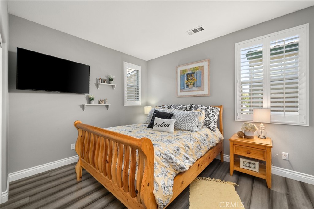 4042 S Cloverdale Way