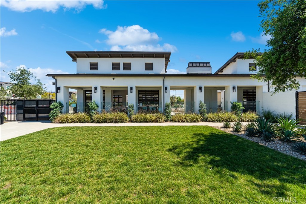 4042 S Cloverdale Way