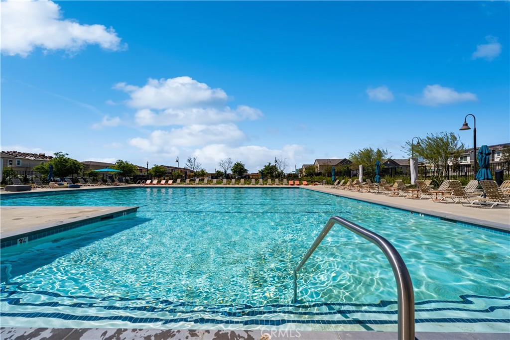 4042 S Cloverdale Way