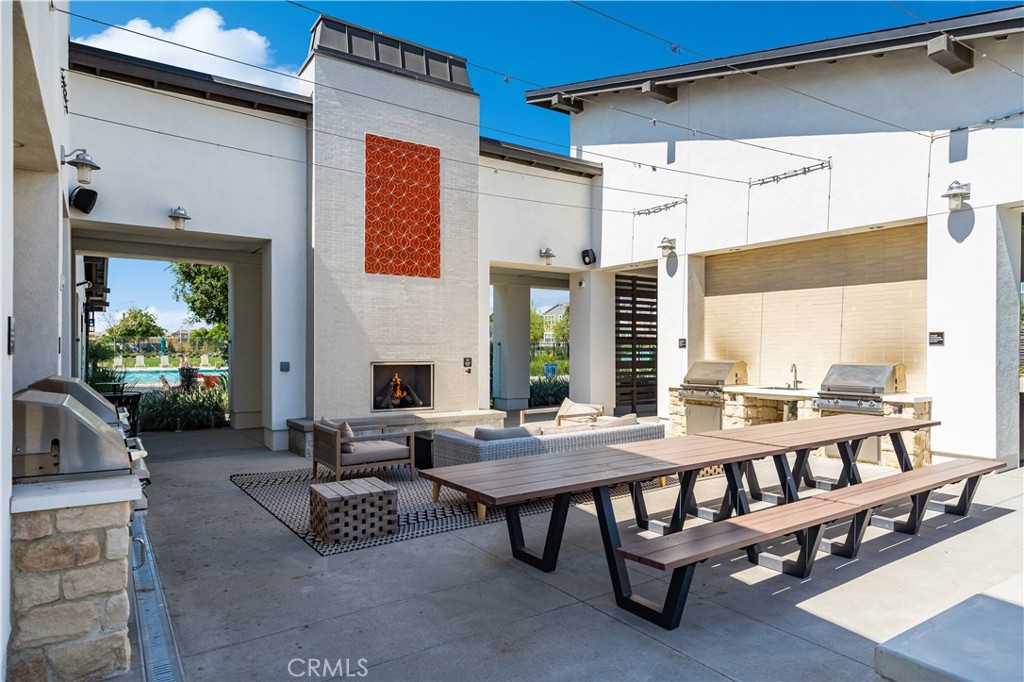 4042 S Cloverdale Way