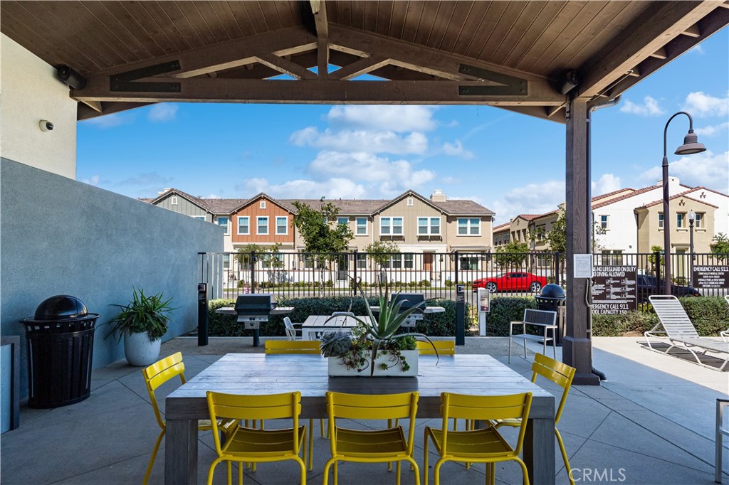 4042 S Cloverdale Way