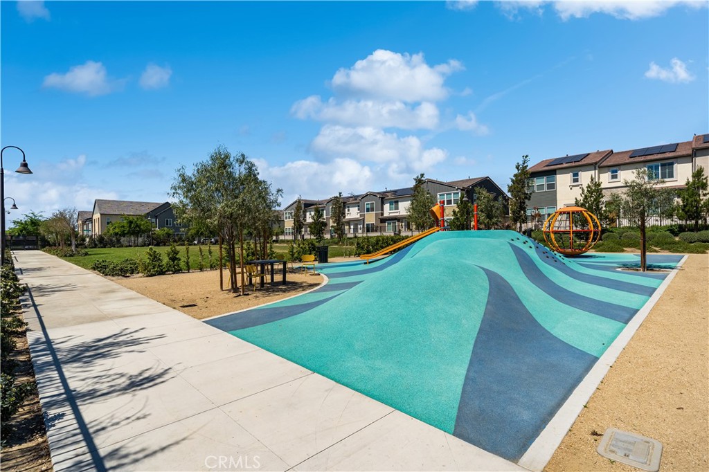 4042 S Cloverdale Way