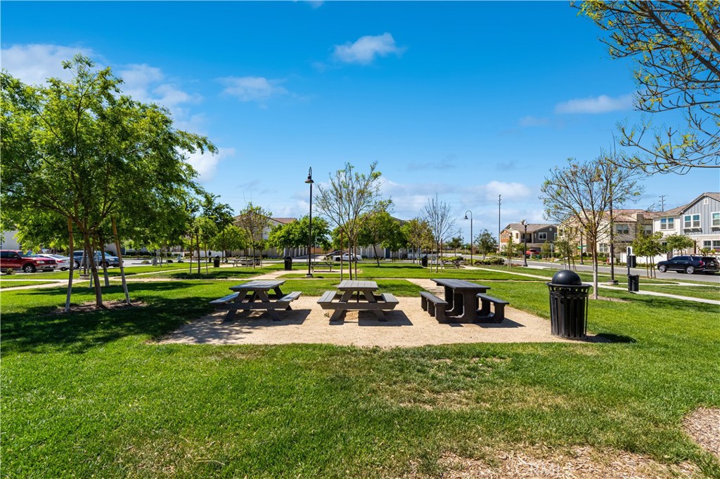 4042 S Cloverdale Way