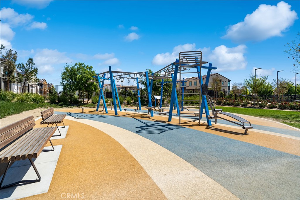 4042 S Cloverdale Way