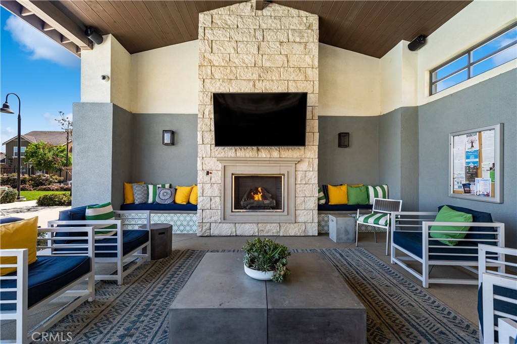 4042 S Cloverdale Way