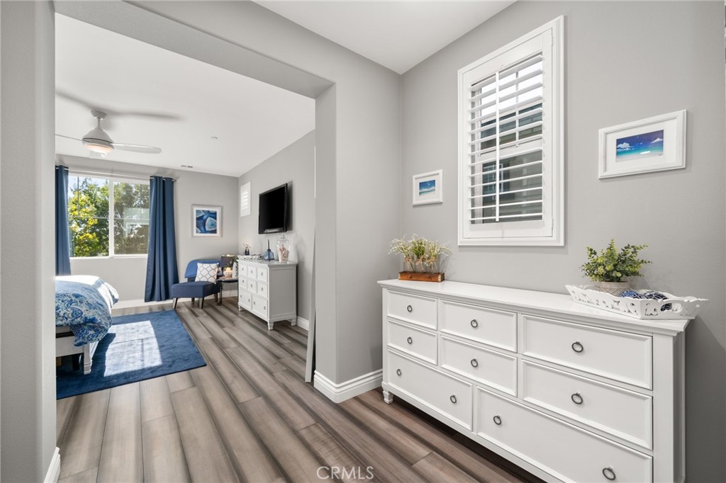 4042 S Cloverdale Way