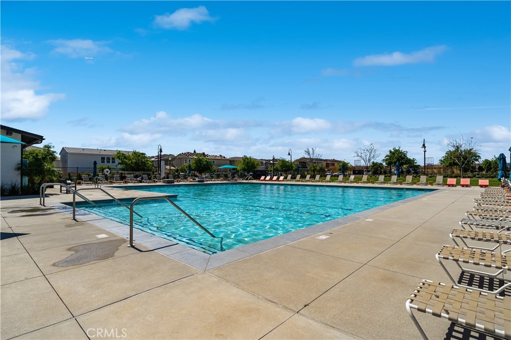 4042 S Cloverdale Way