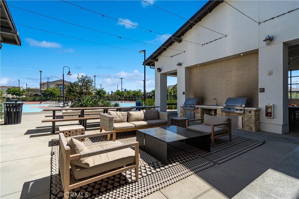 4042 S Cloverdale Way