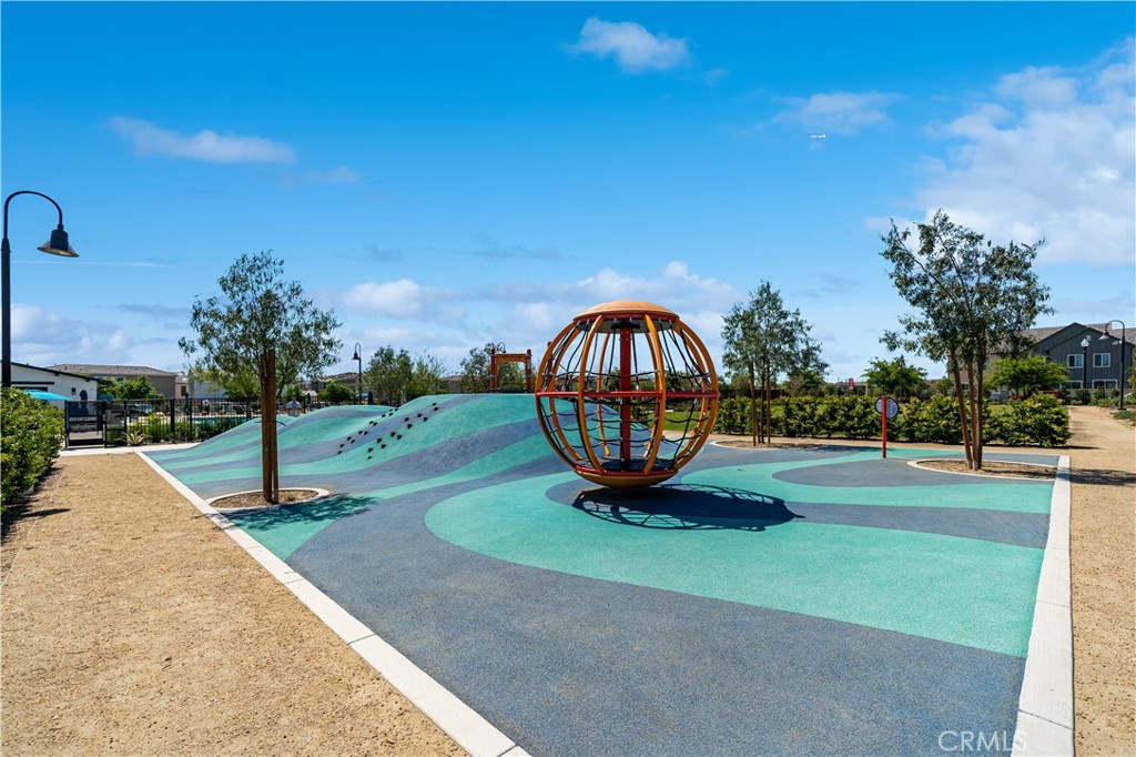 4042 S Cloverdale Way