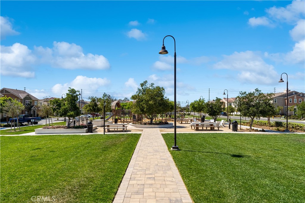 4042 S Cloverdale Way