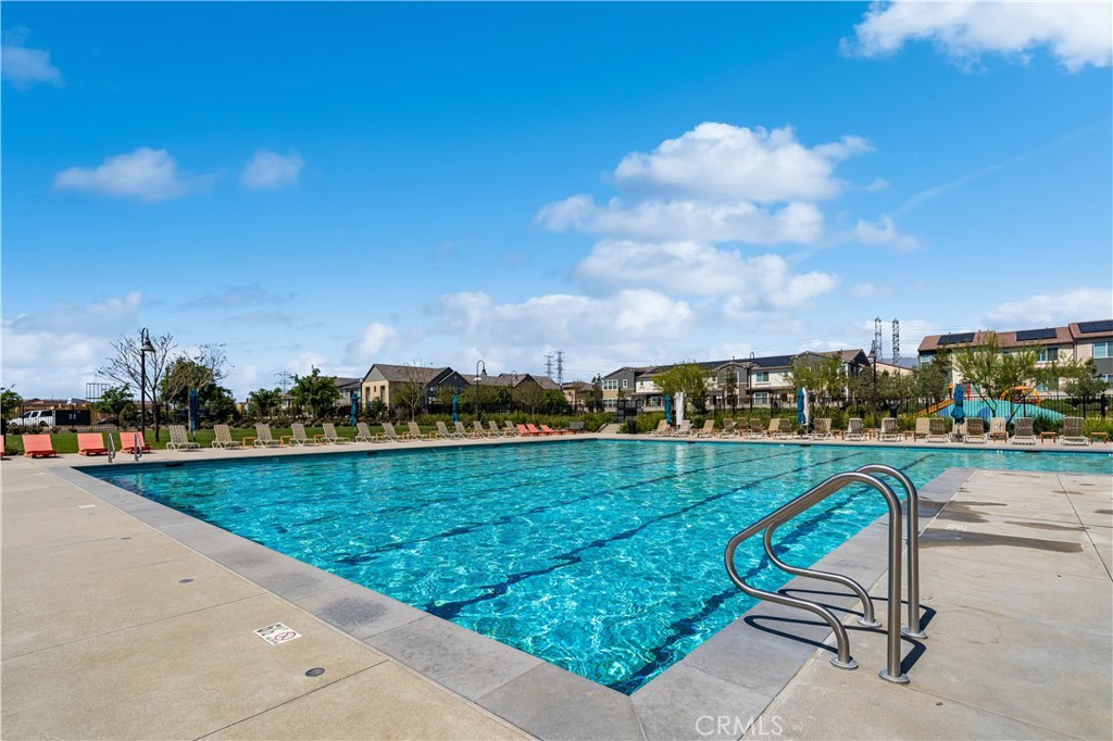 4042 S Cloverdale Way