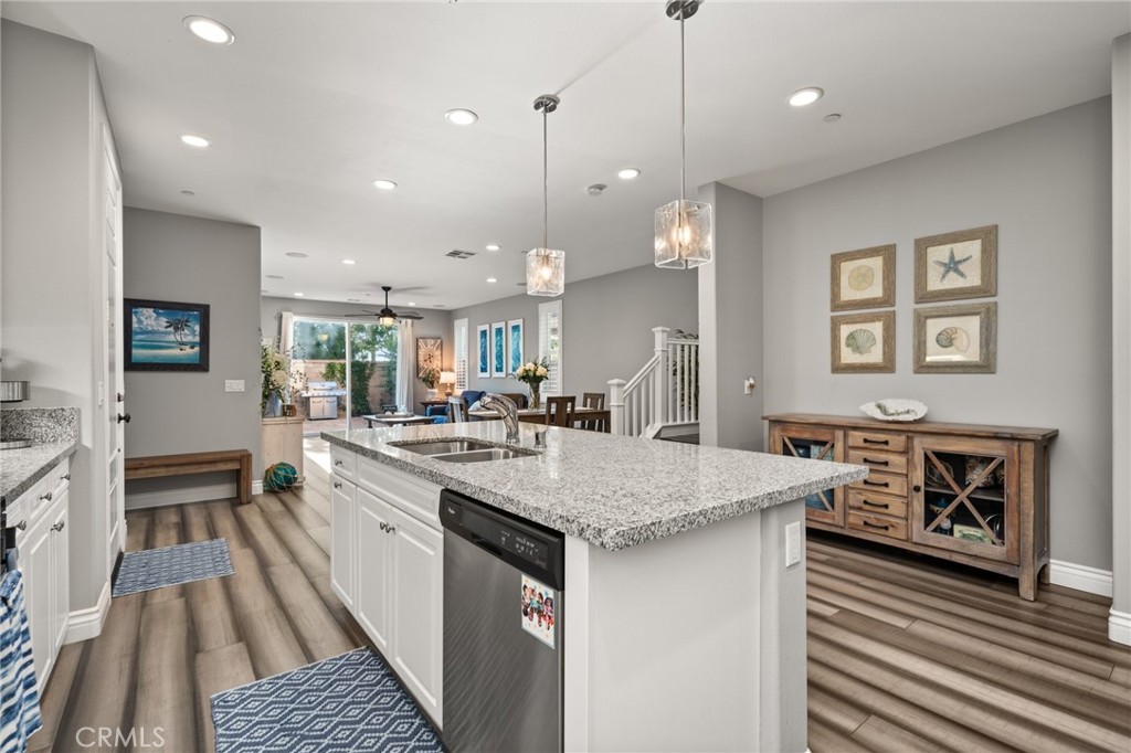 4042 S Cloverdale Way