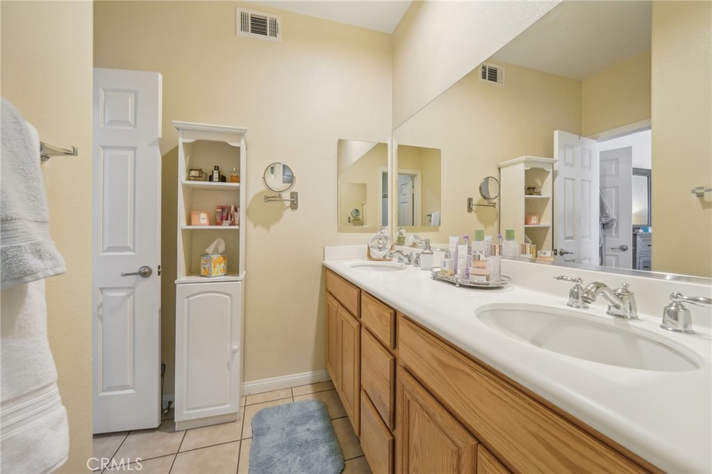 15813 Mcintosh Avenue