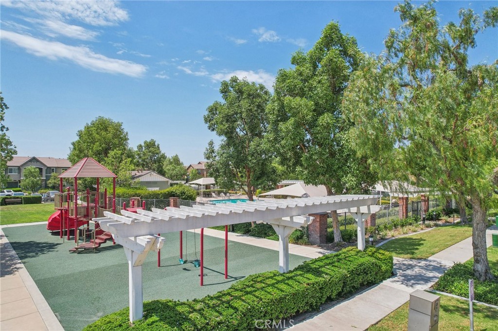 15813 Mcintosh Avenue