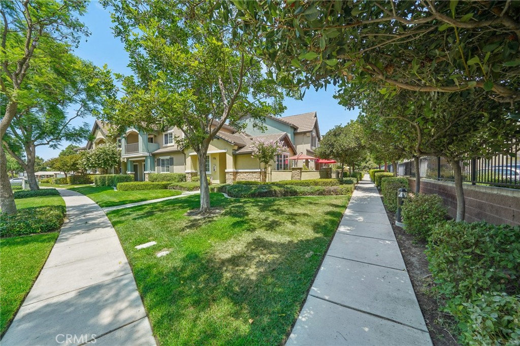 15813 Mcintosh Avenue