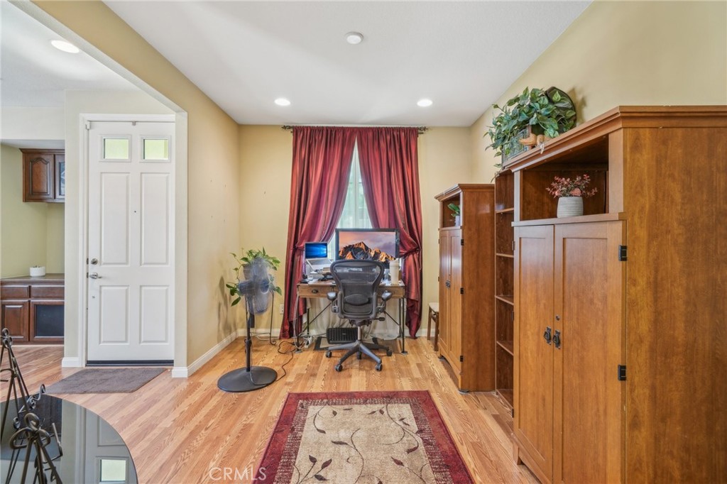 15813 Mcintosh Avenue