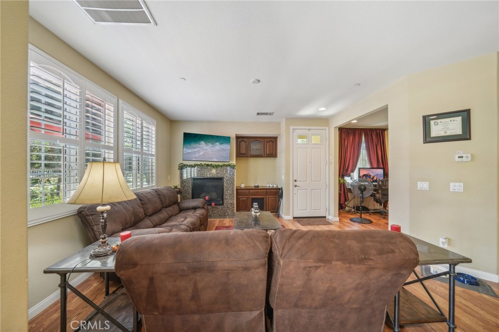 15813 Mcintosh Avenue