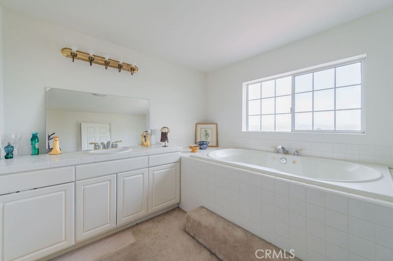 20006 E Skyline Drive