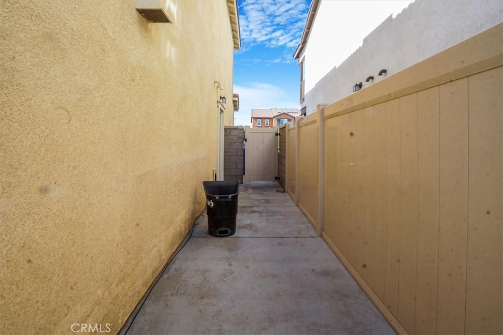 11086 Green Meadows Lane