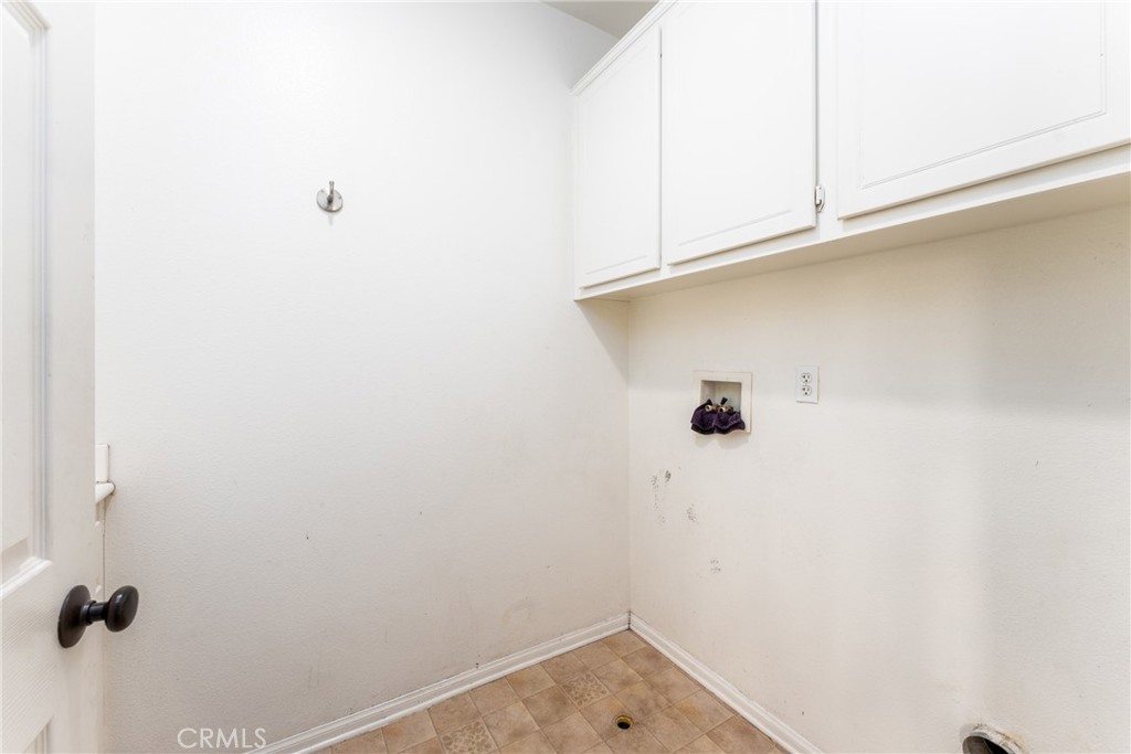 16085 Begonia Avenue