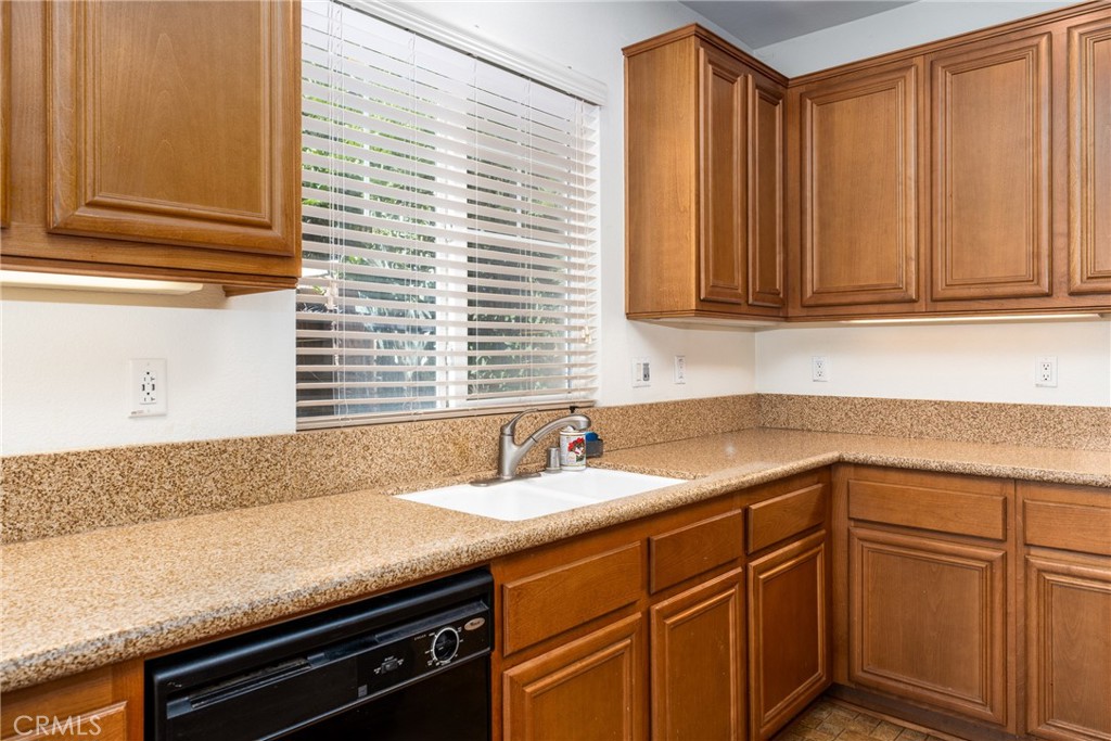 16085 Begonia Avenue