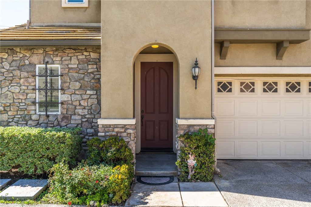 16085 Begonia Avenue