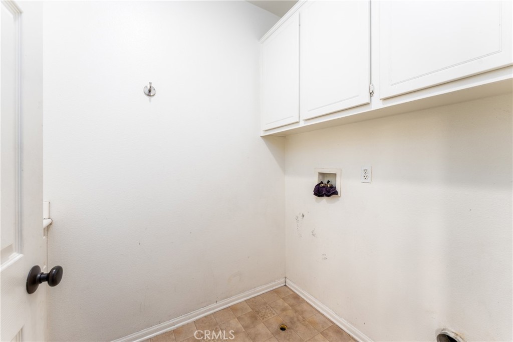 16085 Begonia Avenue