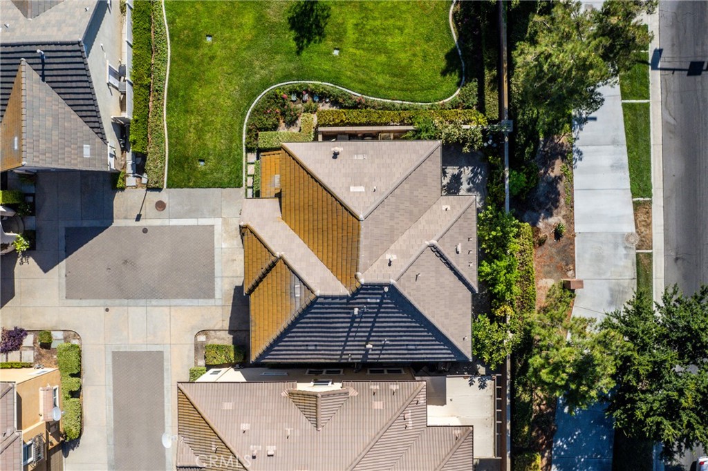 16085 Begonia Avenue