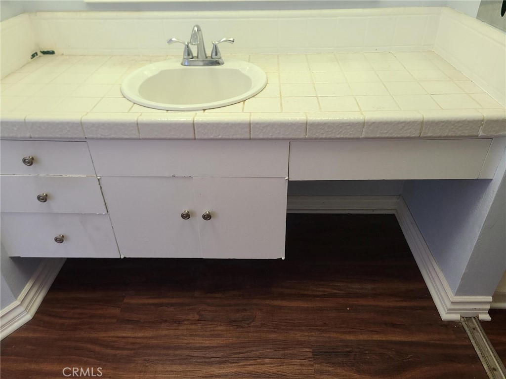 478 N Stephora Avenue