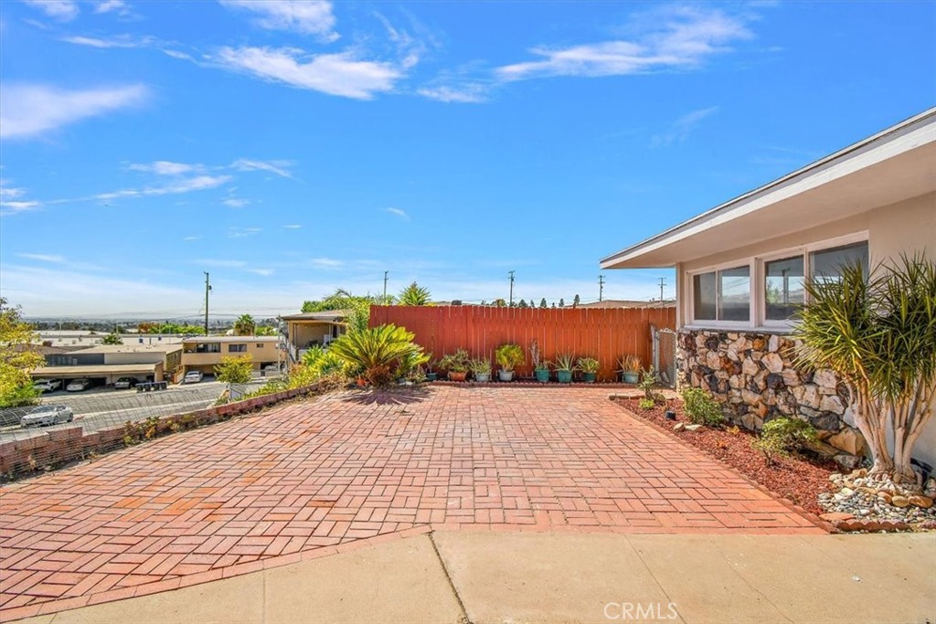 2021 S Sunrise Drive