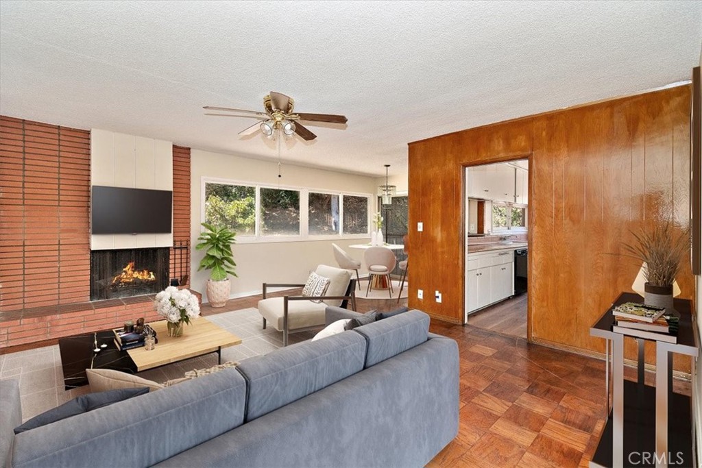 2021 S Sunrise Drive