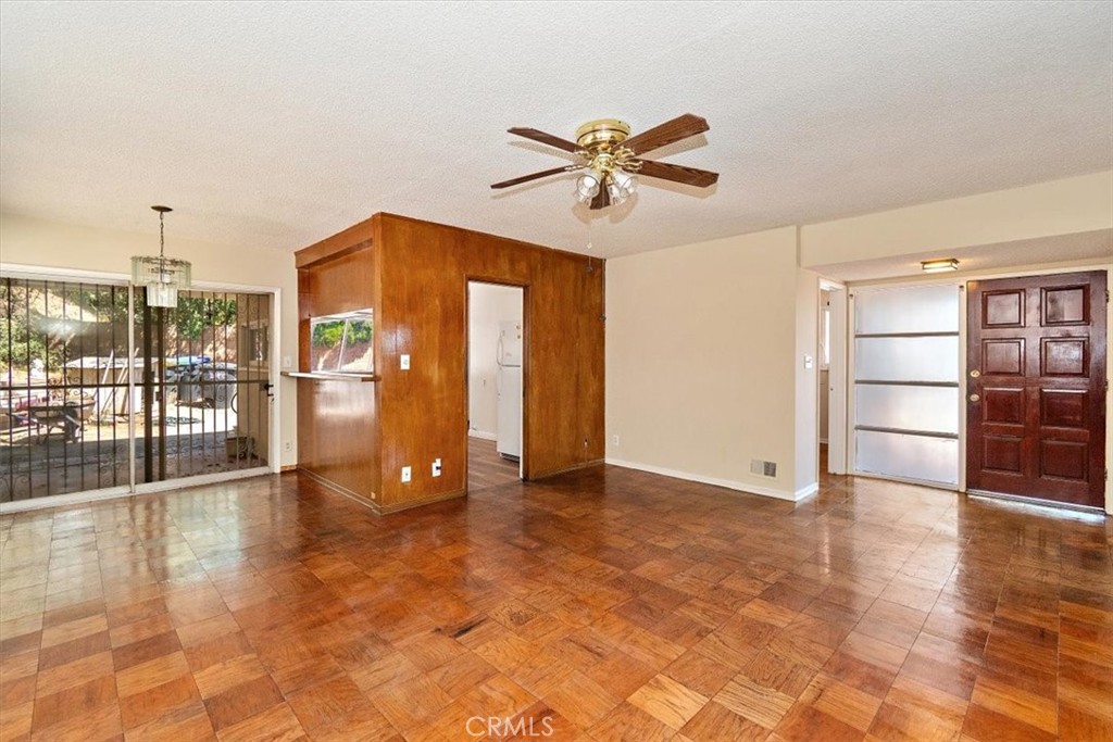 2021 S Sunrise Drive
