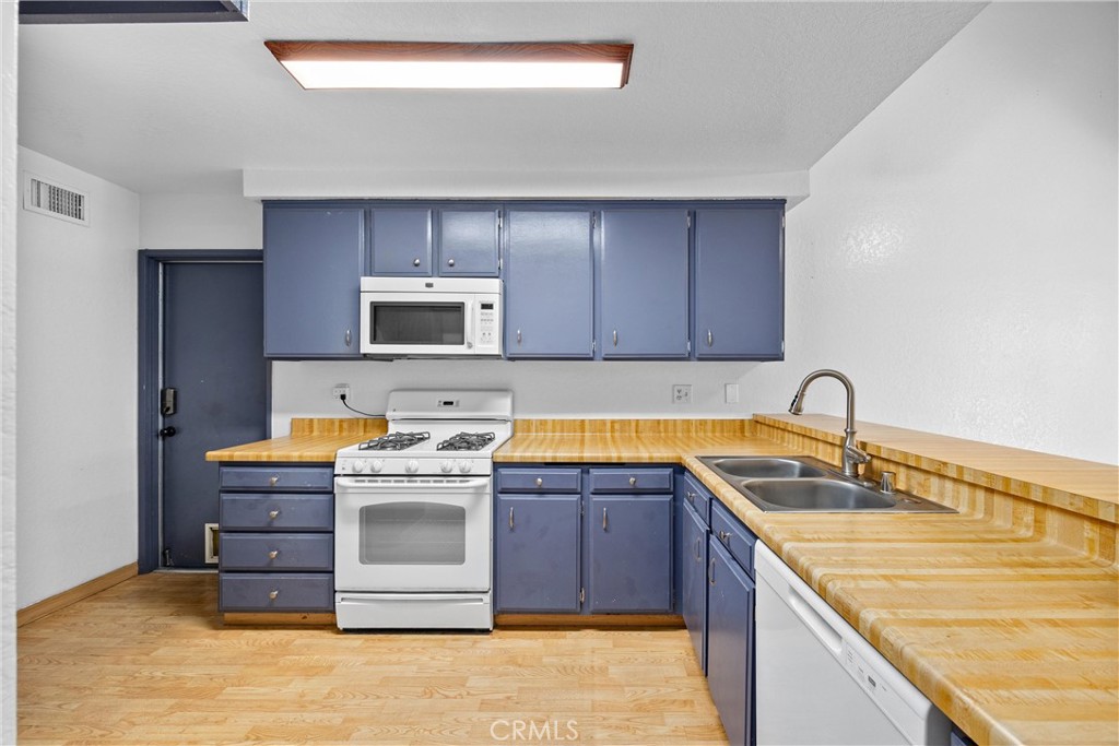 1448 W Badillo Street 114