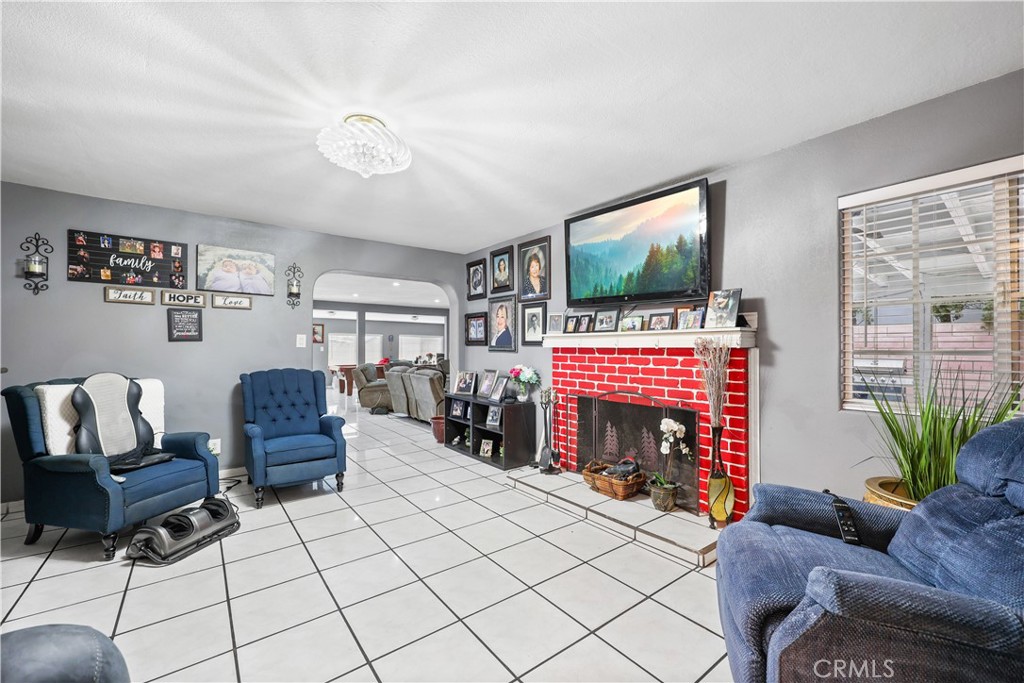 1736 E Princeton Street