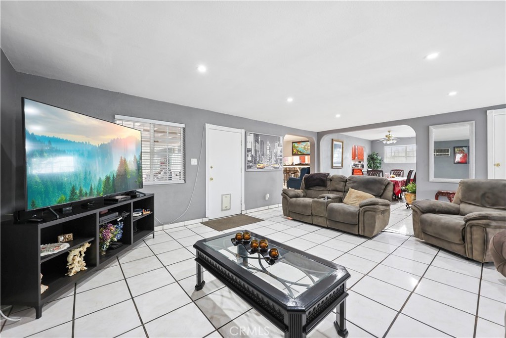 1736 E Princeton Street