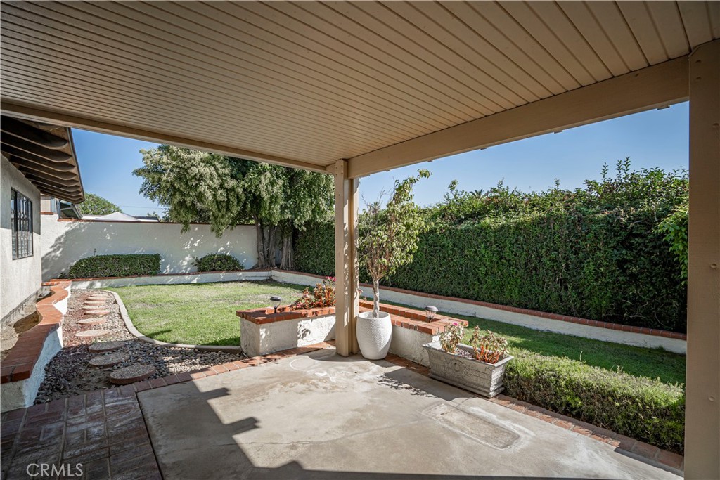 638 E Northridge Avenue