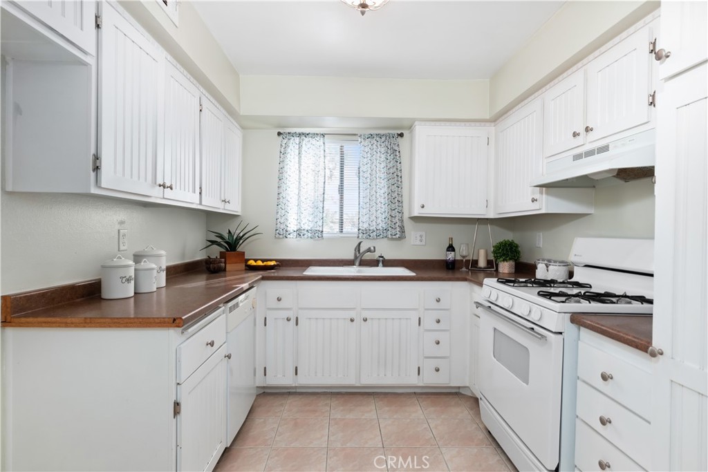 9315 Mesa Verde Drive F