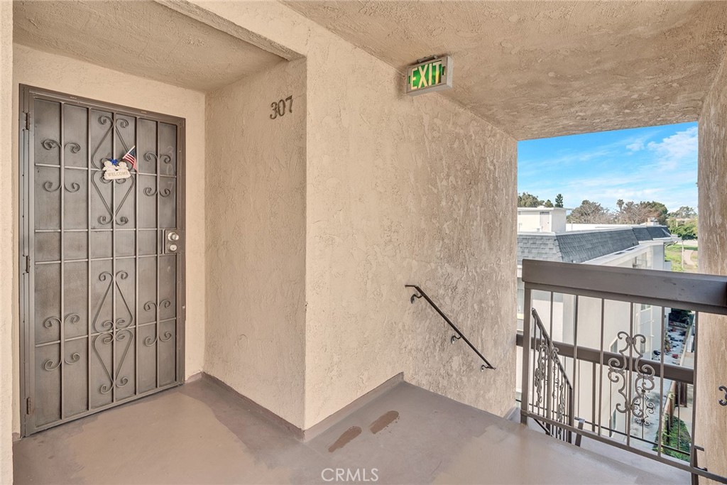 6151 Canterbury Drive 307