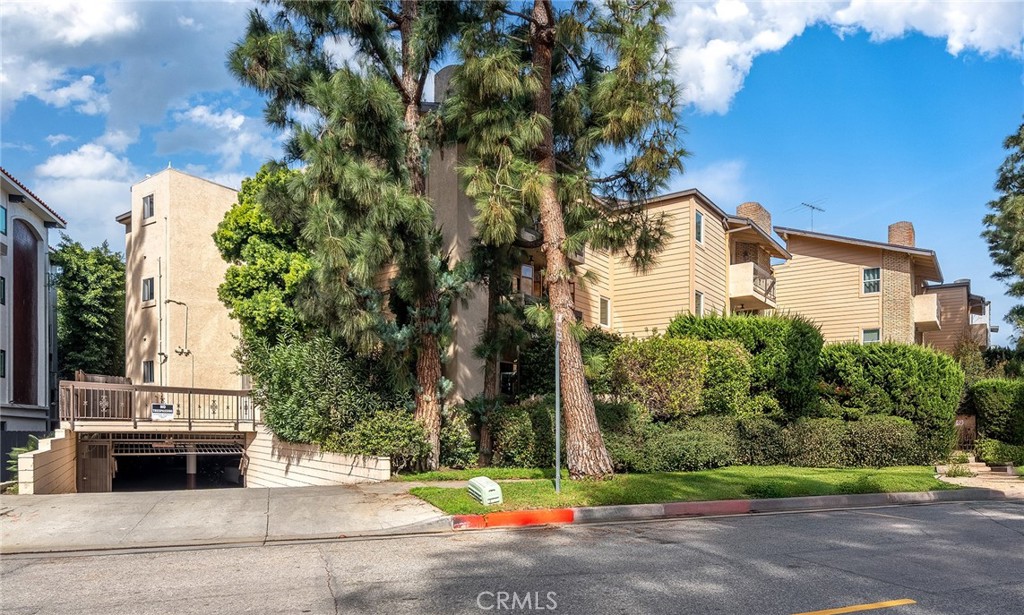 6151 Canterbury Drive 307
