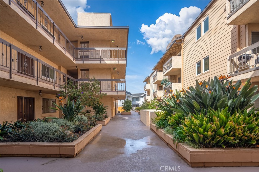 6151 Canterbury Drive 307