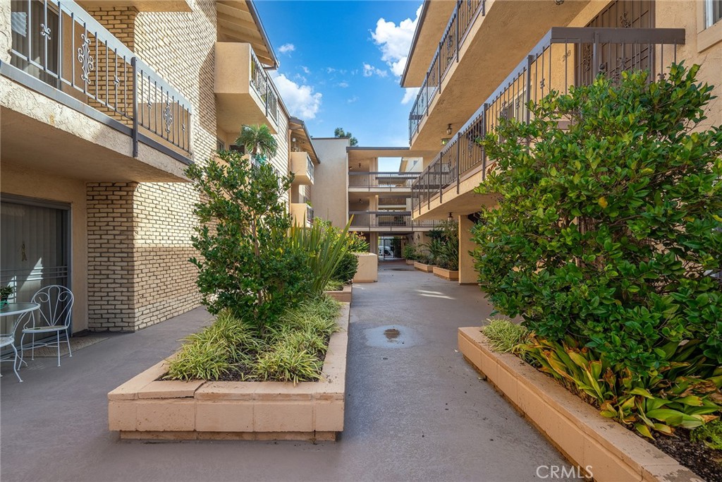 6151 Canterbury Drive 307