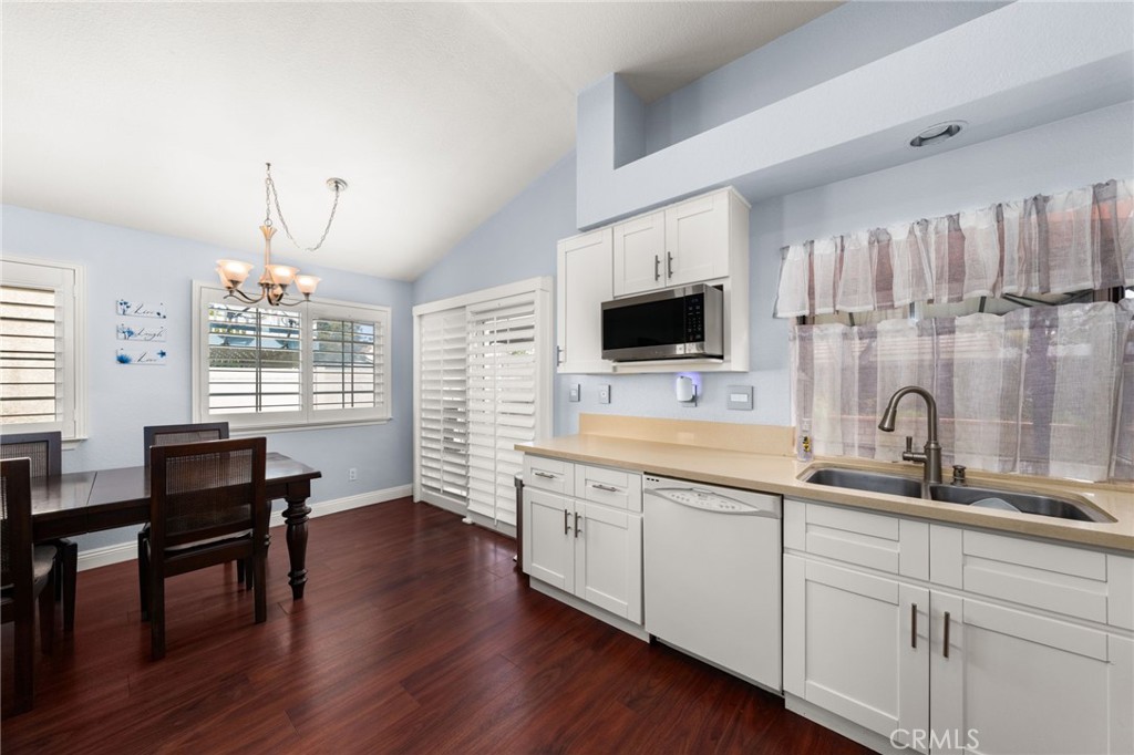 2806 Eaglecrest Place