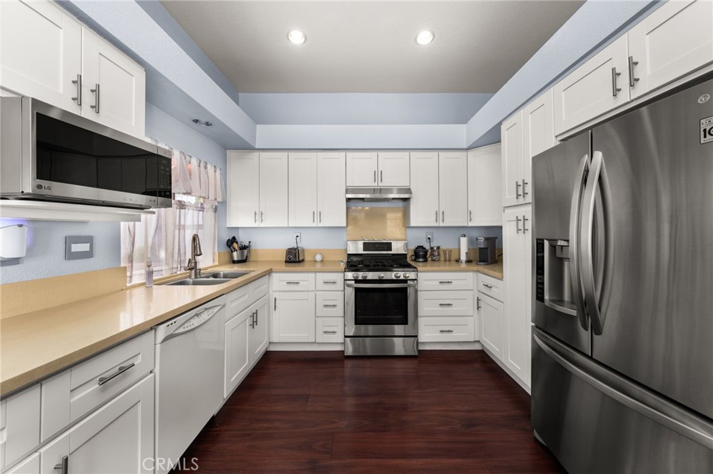 2806 Eaglecrest Place