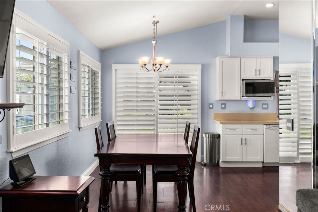 2806 Eaglecrest Place